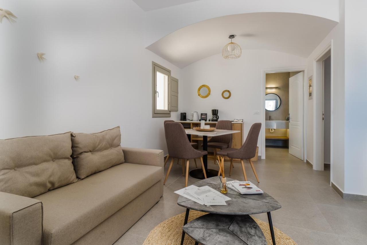Symphony Suites Santorini Pyrgos Kallistis ห้อง รูปภาพ