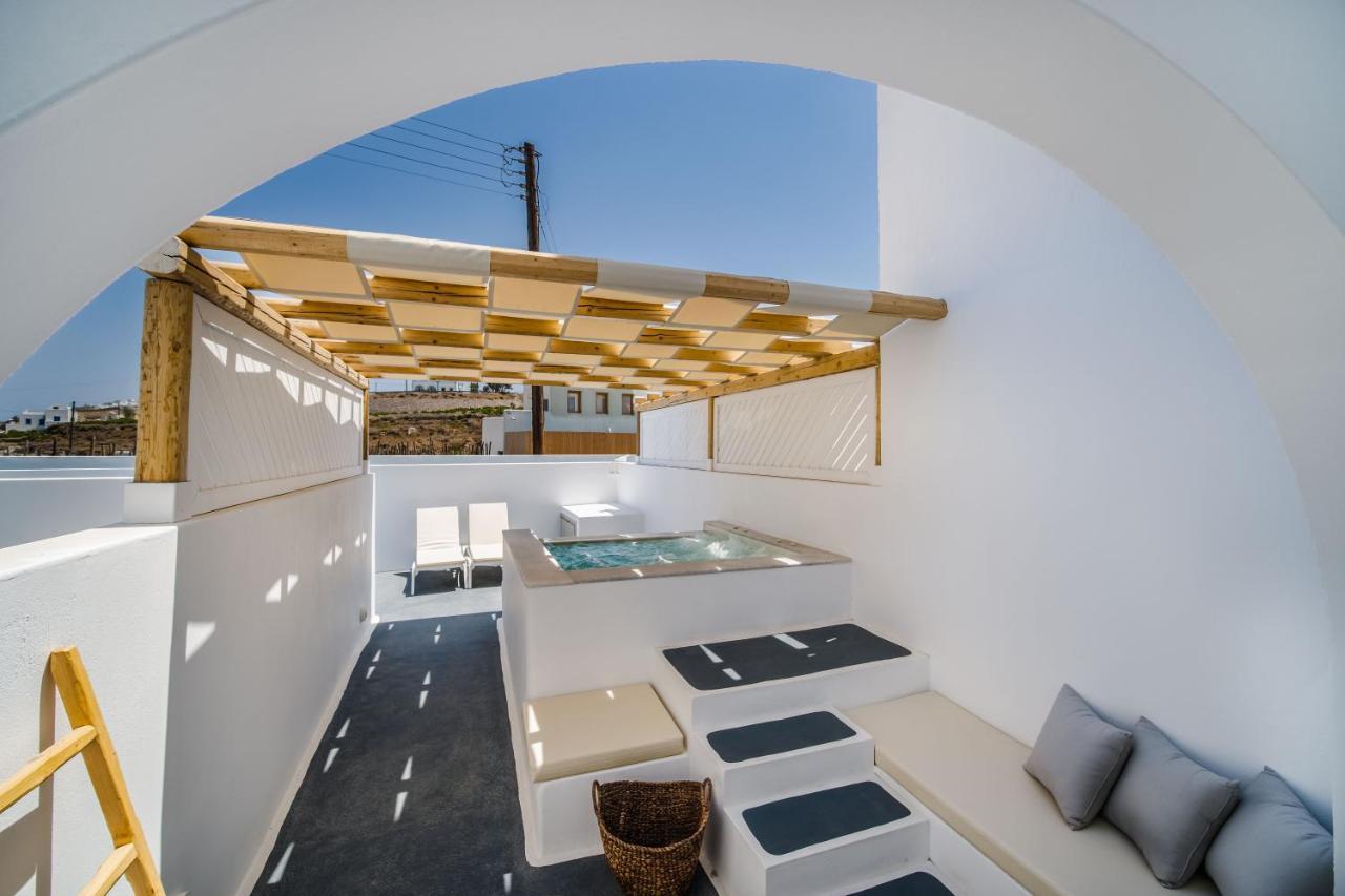 Symphony Suites Santorini Pyrgos Kallistis ภายนอก รูปภาพ
